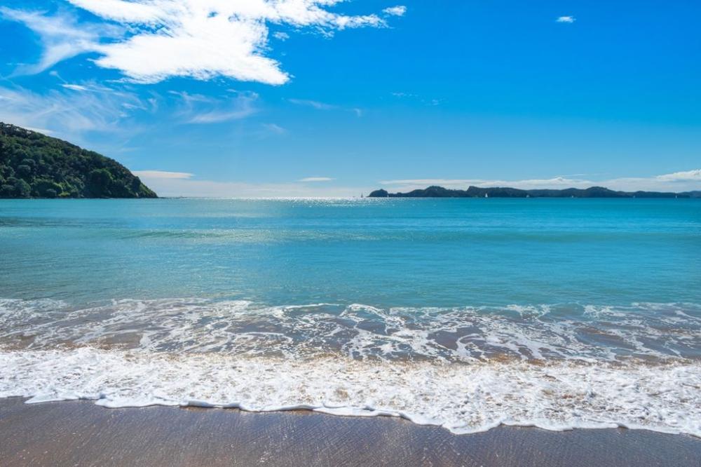 Long Beach in Russel